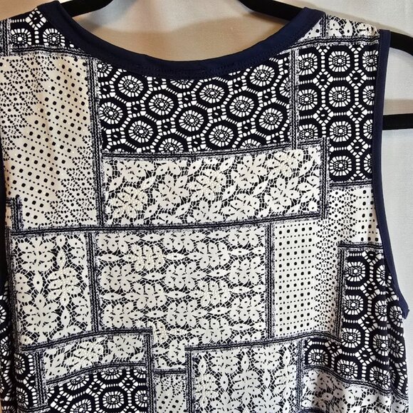 SJS NAVY BLUE WHITE SLEEVELESS TOP SIZE LARGE GEOMETRIC DESIGN FRONT TIE - Picture 5 of 7